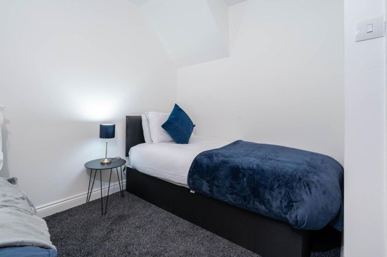 Three Bedroom Apartment- One Choice Stays Serviced Accommodation- Jewellery Quarter Бирмингем Экстерьер фото