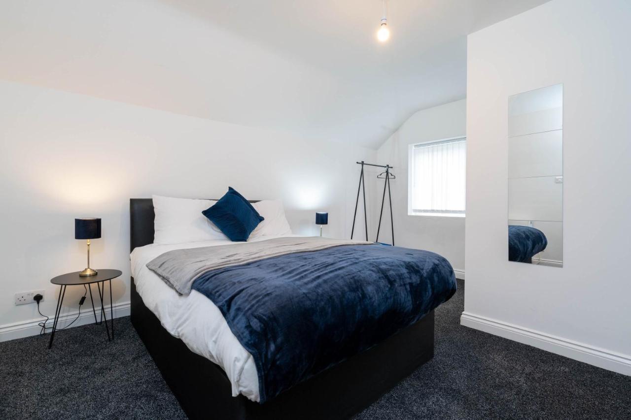 Three Bedroom Apartment- One Choice Stays Serviced Accommodation- Jewellery Quarter Бирмингем Экстерьер фото