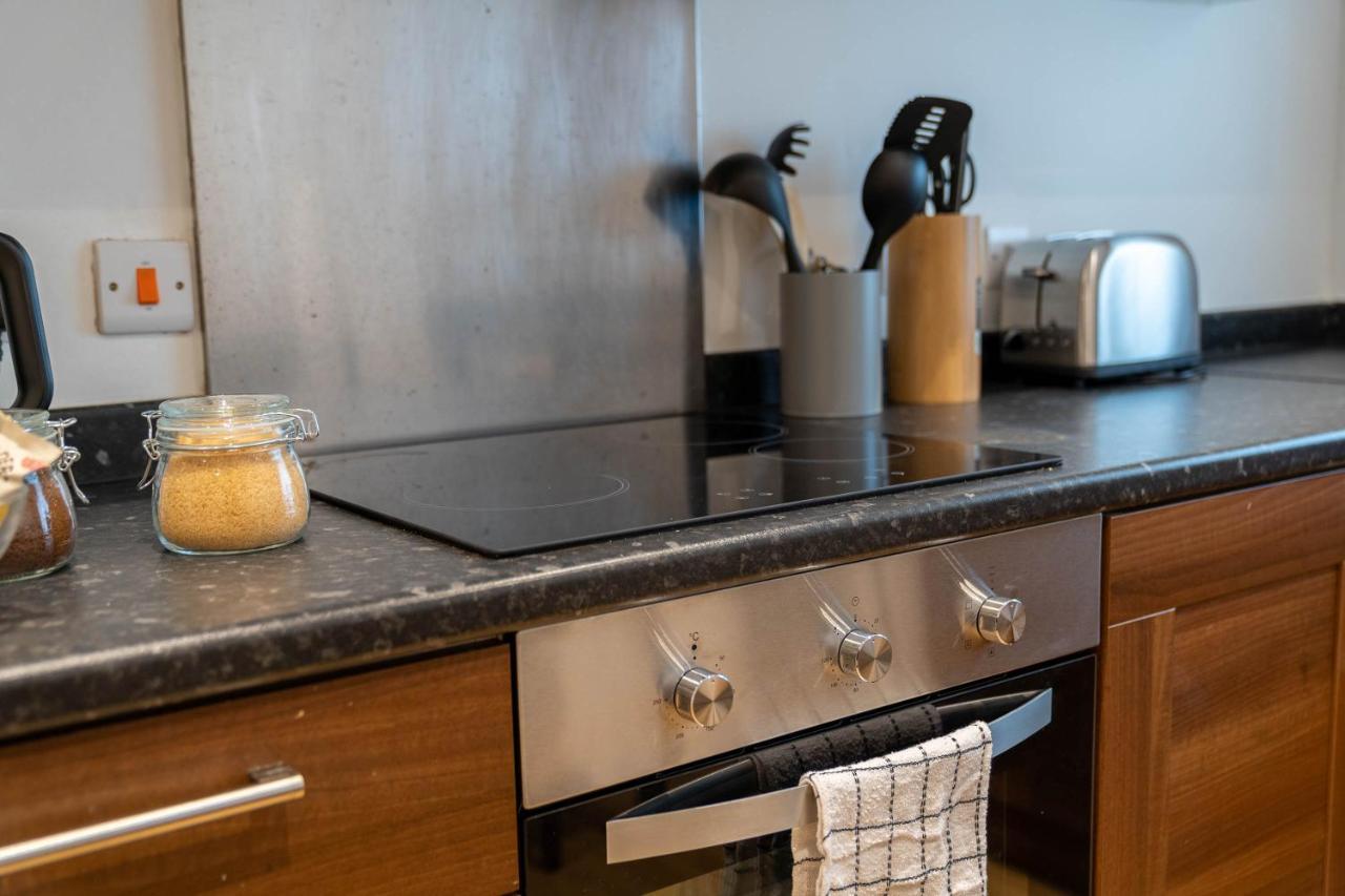 Three Bedroom Apartment- One Choice Stays Serviced Accommodation- Jewellery Quarter Бирмингем Экстерьер фото