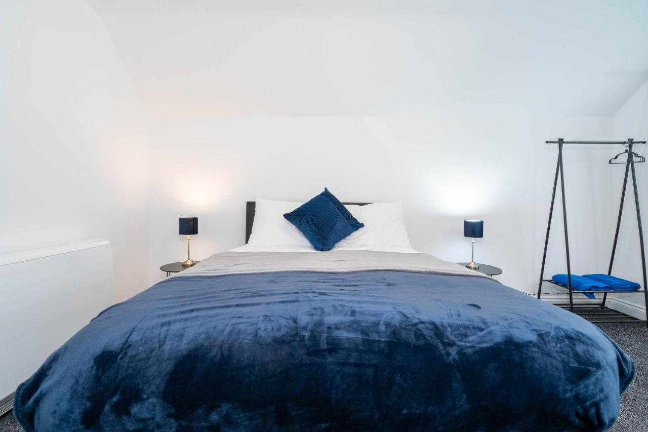 Three Bedroom Apartment- One Choice Stays Serviced Accommodation- Jewellery Quarter Бирмингем Экстерьер фото