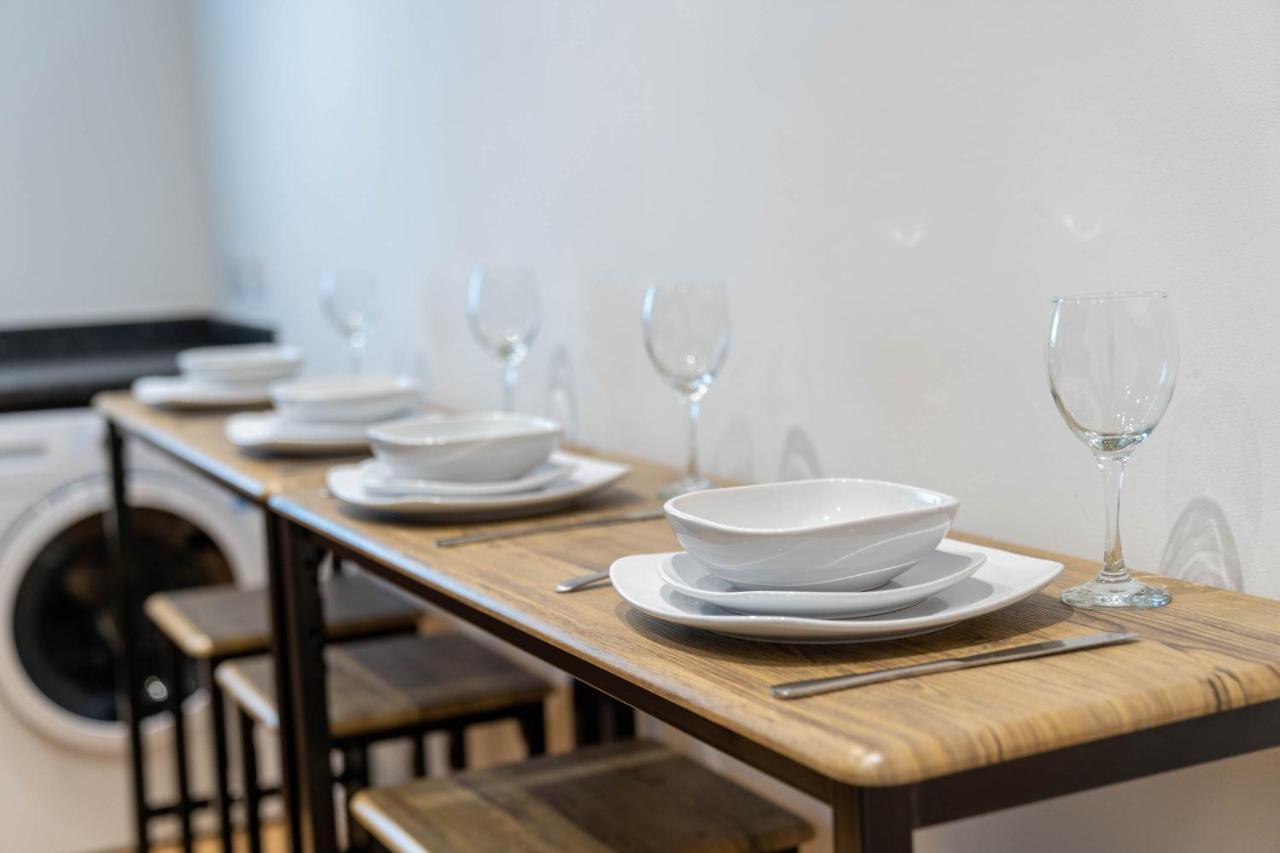 Three Bedroom Apartment- One Choice Stays Serviced Accommodation- Jewellery Quarter Бирмингем Экстерьер фото
